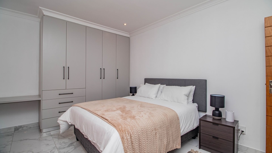 5 Bedroom Property for Sale in The Hill Western Cape
